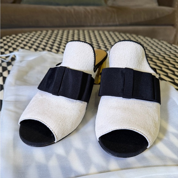 Karl Lagerfeld Paris Calf Hair Mule Sandals | Gold Block Heel | Size 8.5 - Picture 2 of 6